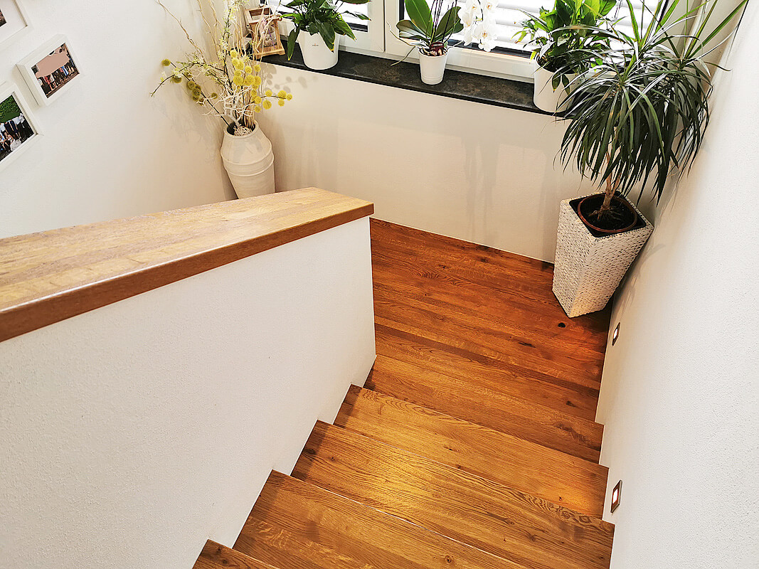 Holztreppe massiv