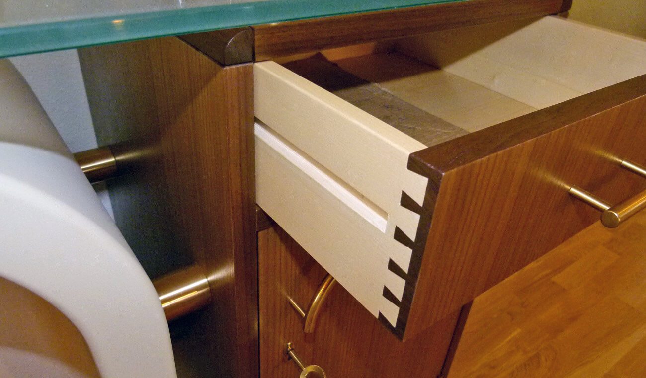 Vitrine Kratzer3